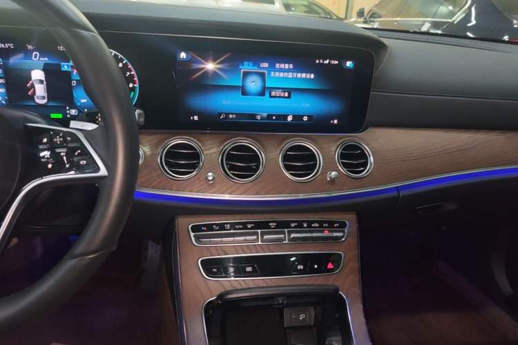 Used Mercedes-Benz E-Class New Energy 2021 E 350 e L Plug-in Hybrid Sedan Audio And AC Panel
