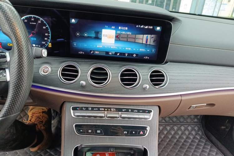Used Mercedes-Benz E-Class New Energy 2021 E 350 e L Plug-in Hybrid Sports Sedan Audio And AC Panel