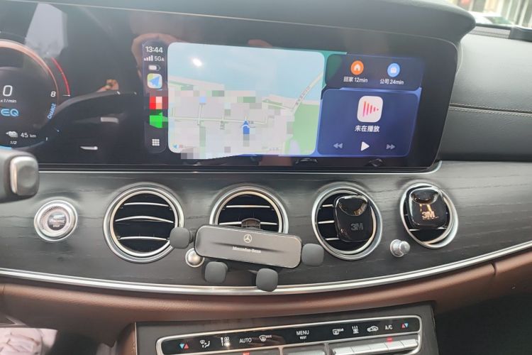Used Mercedes-Benz E-Class New Energy 2021 E 350 e L Plug-in Hybrid Sports Sedan Audio And AC Panel