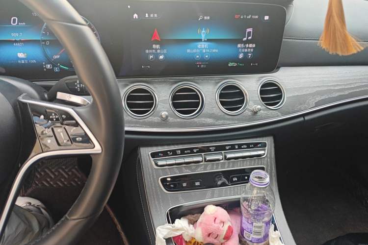 Used Mercedes-Benz E-Class New Energy 2021 E 350 e L Plug-in Hybrid Sedan Audio And AC Panel