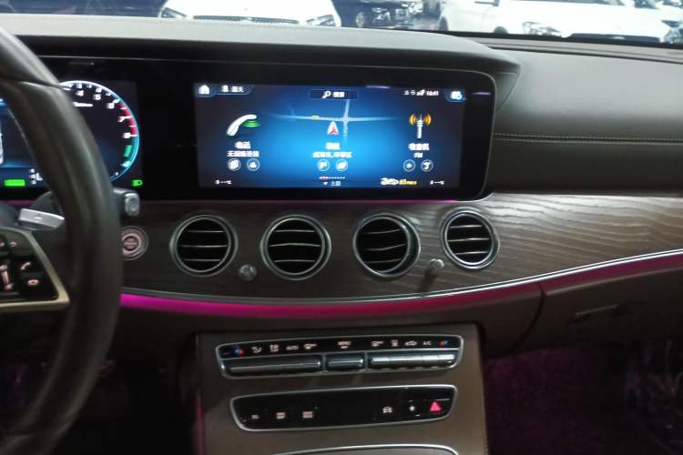 Used Mercedes-Benz E-Class New Energy 2021 E 350 e L Plug-in Hybrid Sedan Audio And AC Panel