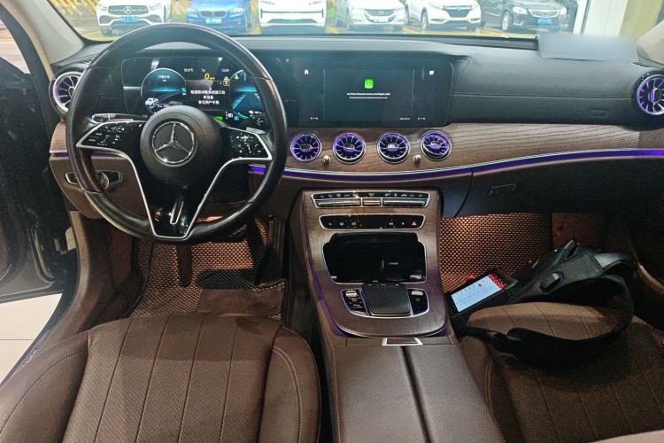 Used Mercedes-Benz E-Class New Energy 2021 E 350 e L Plug-in Hybrid Sedan Center Console