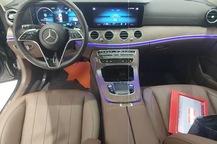 Used Mercedes-Benz E-Class New Energy 2021 E 350 e L Plug-in Hybrid Sedan Center Console
