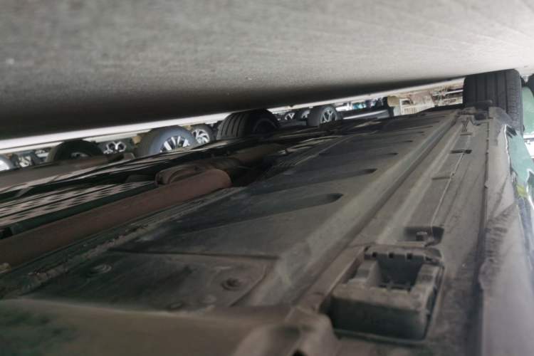 Used Mercedes-Benz E-Class New Energy 2021 E 350 e L Plug-in Hybrid Sedan Chassis Front Right