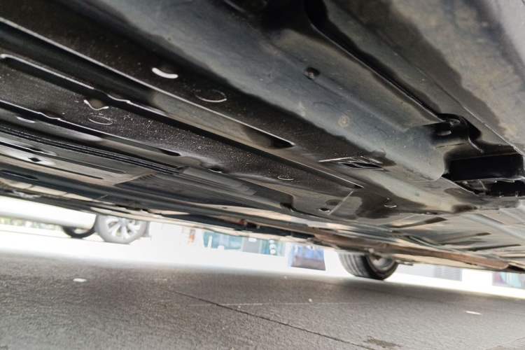Used Mercedes-Benz E-Class New Energy 2021 E 350 e L Plug-in Hybrid Sports Sedan Chassis Front Right