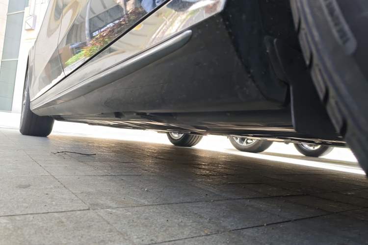 Used Mercedes-Benz E-Class New Energy 2021 E 350 e L Plug-in Hybrid Sports Sedan Chassis Rear Left