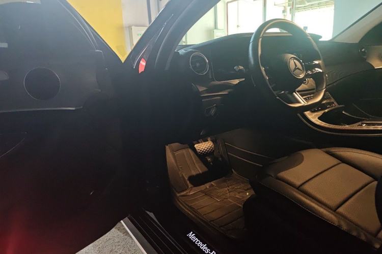 Used Mercedes-Benz E-Class New Energy 2021 E 350 e L Plug-in Hybrid Sports Sedan Driver Seat