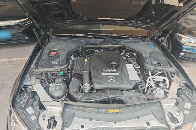 Used Mercedes-Benz E-Class New Energy 2021 E 350 e L Plug-in Hybrid Sports Sedan Engine Bay