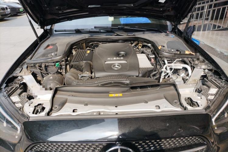 Used Mercedes-Benz E-Class New Energy 2021 E 350 e L Plug-in Hybrid Sports Sedan Engine Bay