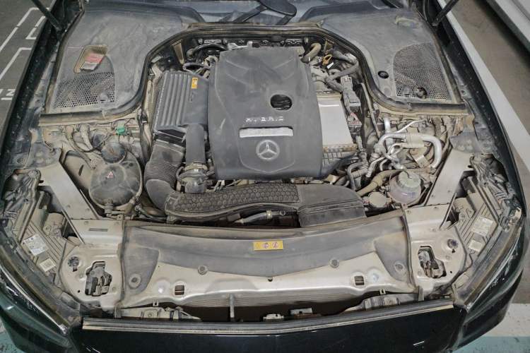 Used Mercedes-Benz E-Class New Energy 2021 E 350 e L Plug-in Hybrid Sports Sedan Engine Bay