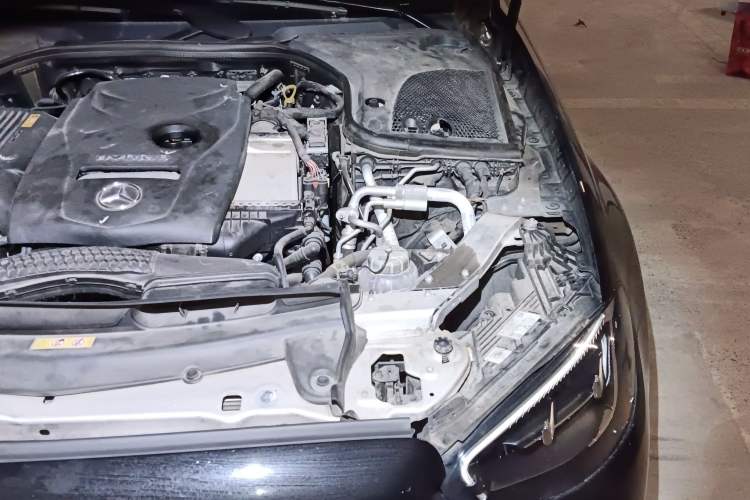 Used Mercedes-Benz E-Class New Energy 2021 E 350 e L Plug-in Hybrid Sedan Engine Bay Left