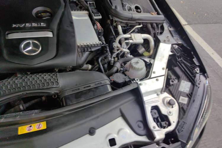 Used Mercedes-Benz E-Class New Energy 2021 E 350 e L Plug-in Hybrid Sports Sedan Engine Bay Left