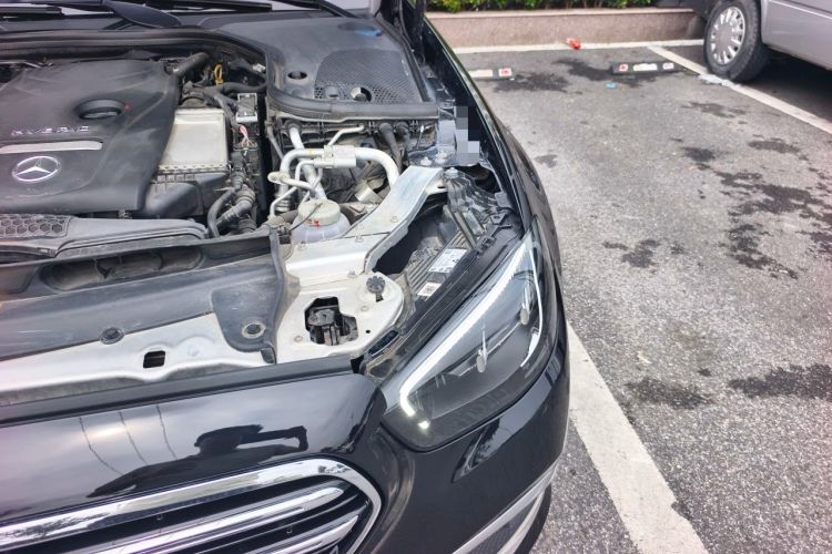 Used Mercedes-Benz E-Class New Energy 2021 E 350 e L Plug-in Hybrid Sedan Engine Bay Left