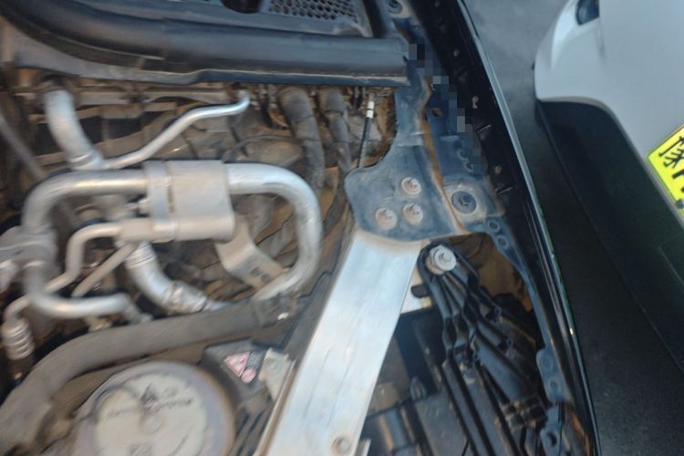 Used Mercedes-Benz E-Class New Energy 2021 E 350 e L Plug-in Hybrid Sports Sedan Engine Bay Left