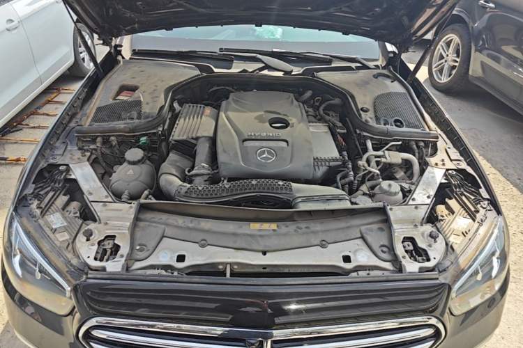 Used Mercedes-Benz E-Class New Energy 2021 E 350 e L Plug-in Hybrid Sedan Engine Bay