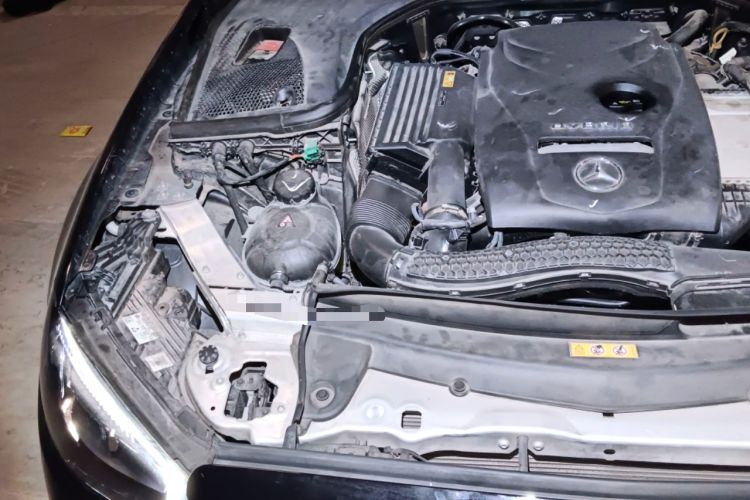 Used Mercedes-Benz E-Class New Energy 2021 E 350 e L Plug-in Hybrid Sedan Engine Bay Right