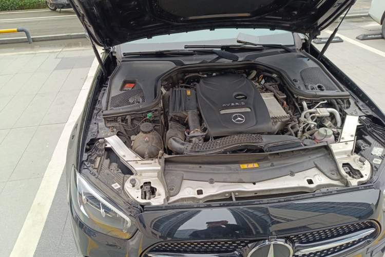 Used Mercedes-Benz E-Class New Energy 2021 E 350 e L Plug-in Hybrid Sports Sedan Engine Bay Right