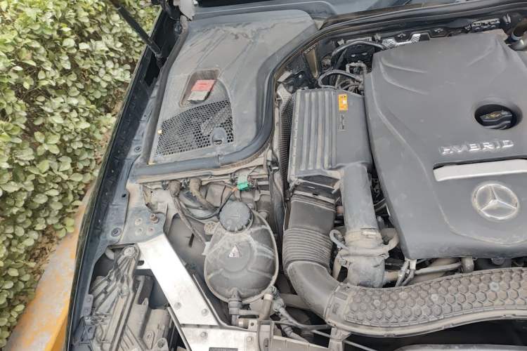 Used Mercedes-Benz E-Class New Energy 2021 E 350 e L Plug-in Hybrid Sports Sedan Engine Bay Right