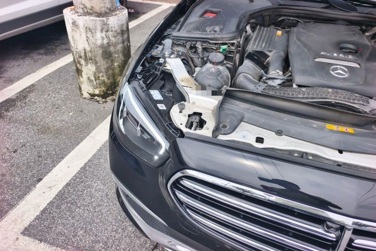 Used Mercedes-Benz E-Class New Energy 2021 E 350 e L Plug-in Hybrid Sedan Engine Bay Right