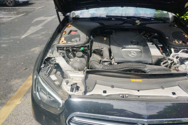 Used Mercedes-Benz E-Class New Energy 2021 E 350 e L Plug-in Hybrid Sedan Engine Bay Right