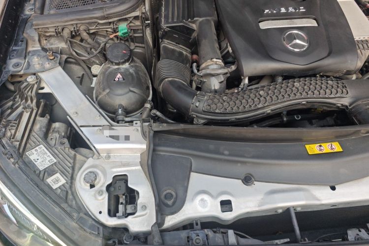 Used Mercedes-Benz E-Class New Energy 2021 E 350 e L Plug-in Hybrid Sports Sedan Engine Bay Right