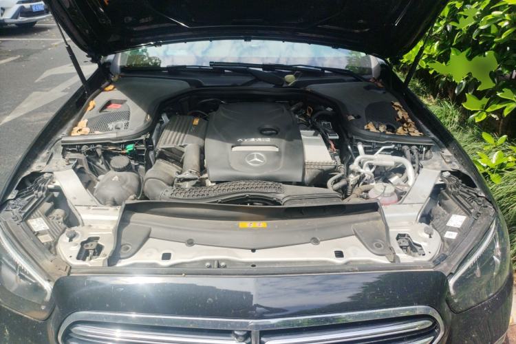 Used Mercedes-Benz E-Class New Energy 2021 E 350 e L Plug-in Hybrid Sedan Engine Bay
