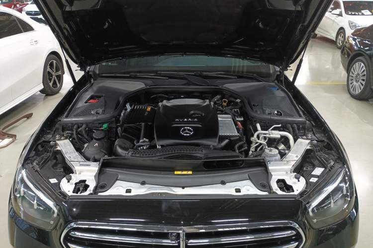 Used Mercedes-Benz E-Class New Energy 2021 E 350 e L Plug-in Hybrid Sedan Engine Bay