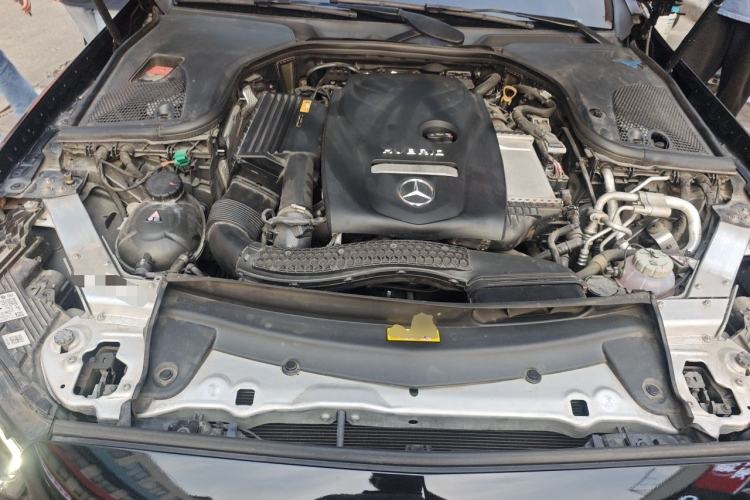 Used Mercedes-Benz E-Class New Energy 2021 E 350 e L Plug-in Hybrid Sports Sedan Engine Bay
