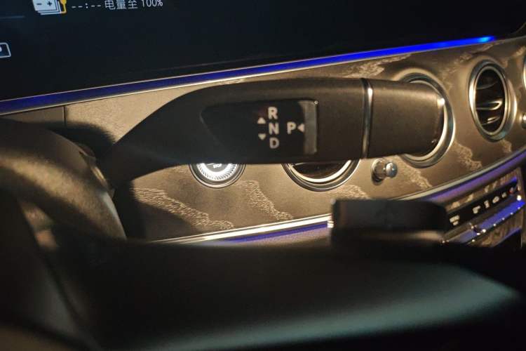 Used Mercedes-Benz E-Class New Energy 2021 E 350 e L Plug-in Hybrid Sports Sedan Gear Lever