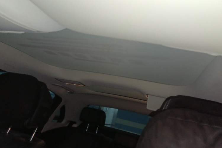 Used Mercedes-Benz E-Class New Energy 2021 E 350 e L Plug-in Hybrid Sedan Headliner