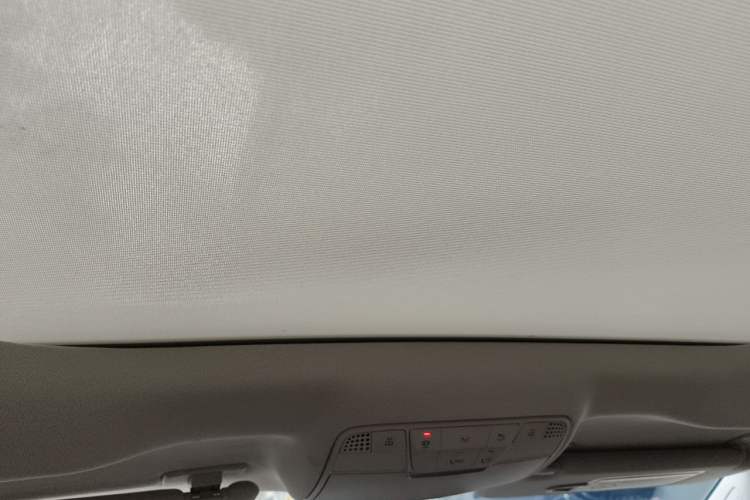 Used Mercedes-Benz E-Class New Energy 2021 E 350 e L Plug-in Hybrid Sedan Headliner