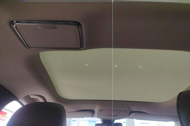 Used Mercedes-Benz E-Class New Energy 2021 E 350 e L Plug-in Hybrid Sedan Headliner