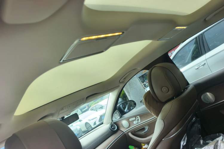 Used Mercedes-Benz E-Class New Energy 2021 E 350 e L Plug-in Hybrid Sedan Headliner