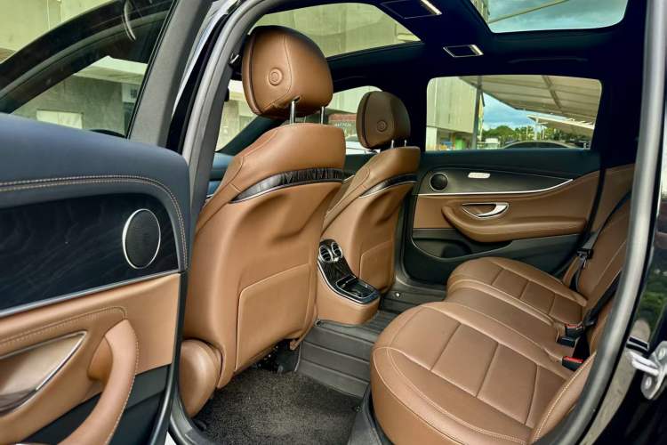 Used Mercedes-Benz E-Class New Energy 2021 E 350 e L Plug-in Hybrid Sports Sedan Interior 1