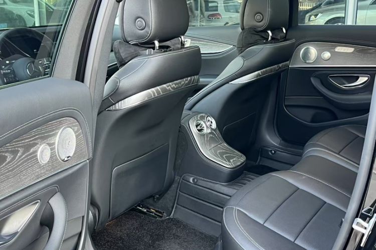 Used Mercedes-Benz E-Class New Energy 2021 E 350 e L Plug-in Hybrid Sports Sedan Interior 1