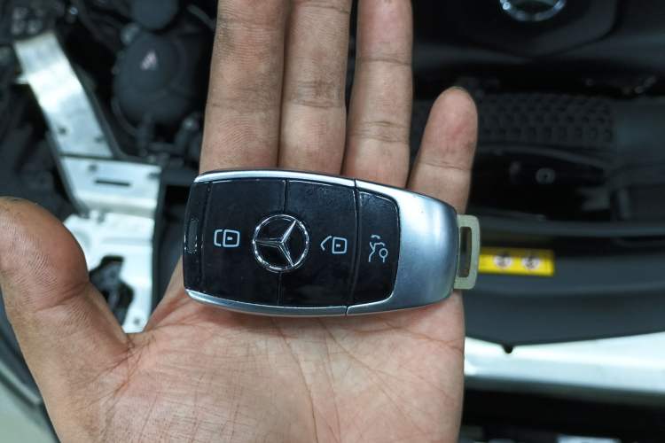 Used Mercedes-Benz E-Class New Energy 2021 E 350 e L Plug-in Hybrid Sedan Interior 1
