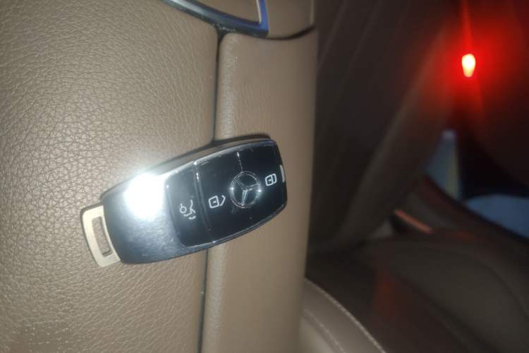Used Mercedes-Benz E-Class New Energy 2021 E 350 e L Plug-in Hybrid Sedan Interior 1