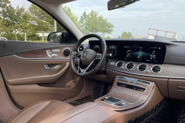 Used Mercedes-Benz E-Class New Energy 2021 E 350 e L Plug-in Hybrid Sedan Interior 2