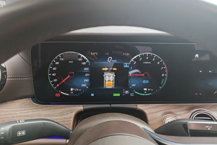 Used Mercedes-Benz E-Class New Energy 2021 E 350 e L Plug-in Hybrid Sedan Interior 3