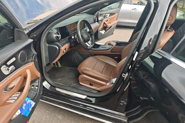 Used Mercedes-Benz E-Class New Energy 2021 E 350 e L Plug-in Hybrid Sports Sedan Interior 3