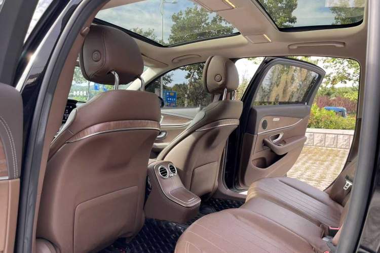 Used Mercedes-Benz E-Class New Energy 2021 E 350 e L Plug-in Hybrid Sedan Interior 3