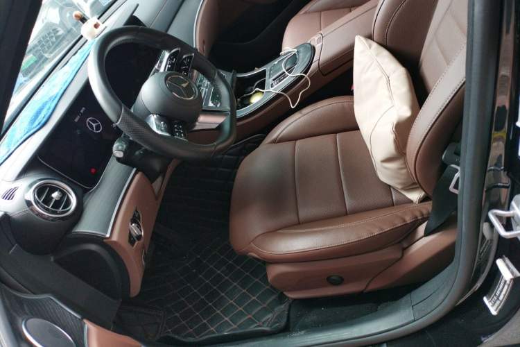 Used Mercedes-Benz E-Class New Energy 2021 E 350 e L Plug-in Hybrid Sports Sedan Left Front Seat