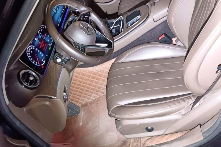 Used Mercedes-Benz E-Class New Energy 2021 E 350 e L Plug-in Hybrid Sedan Left Front Seat