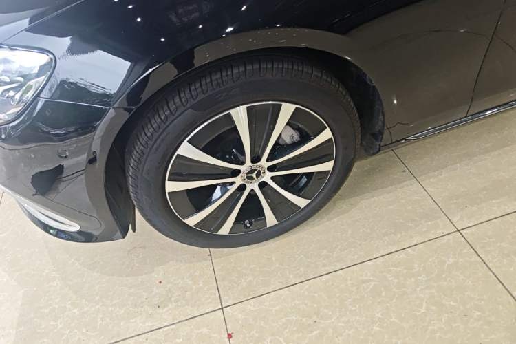 Used Mercedes-Benz E-Class New Energy 2021 E 350 e L Plug-in Hybrid Sedan Left Front Wheel Hub