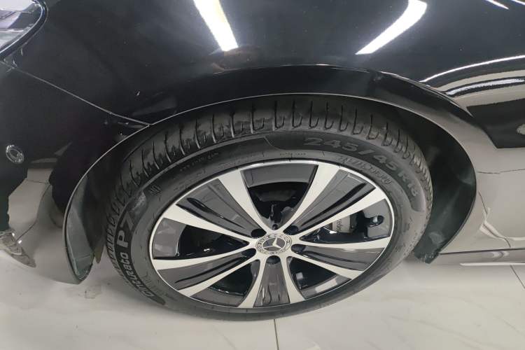 Used Mercedes-Benz E-Class New Energy 2021 E 350 e L Plug-in Hybrid Sports Sedan Left Front Wheel Hub
