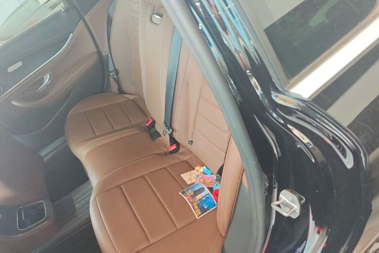 Used Mercedes-Benz E-Class New Energy 2021 E 350 e L Plug-in Hybrid Sports Sedan Left Rear Seat