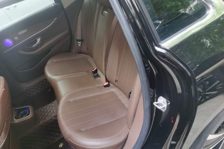 Used Mercedes-Benz E-Class New Energy 2021 E 350 e L Plug-in Hybrid Sedan Left Rear Seat