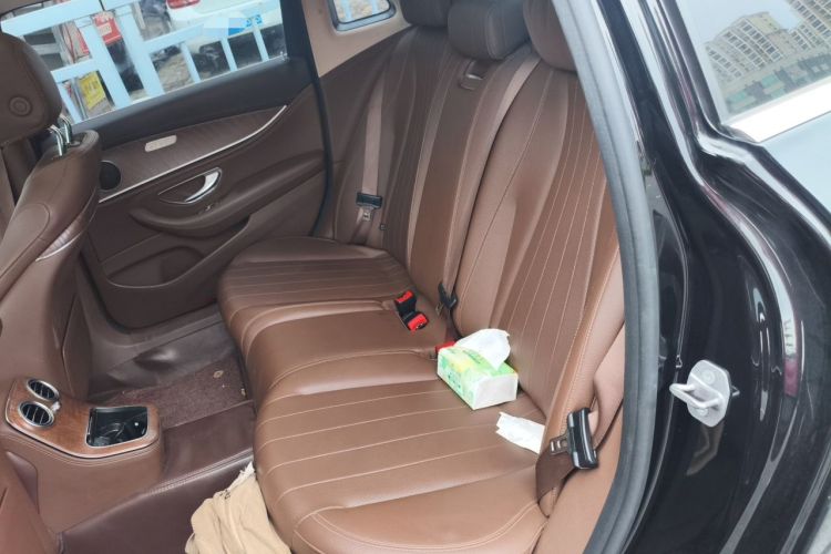 Used Mercedes-Benz E-Class New Energy 2021 E 350 e L Plug-in Hybrid Sedan Left Rear Seat