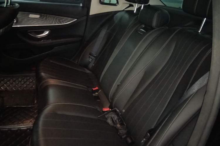 Used Mercedes-Benz E-Class New Energy 2021 E 350 e L Plug-in Hybrid Sedan Left Rear Seat
