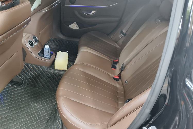 Used Mercedes-Benz E-Class New Energy 2021 E 350 e L Plug-in Hybrid Sedan Left Rear Seat